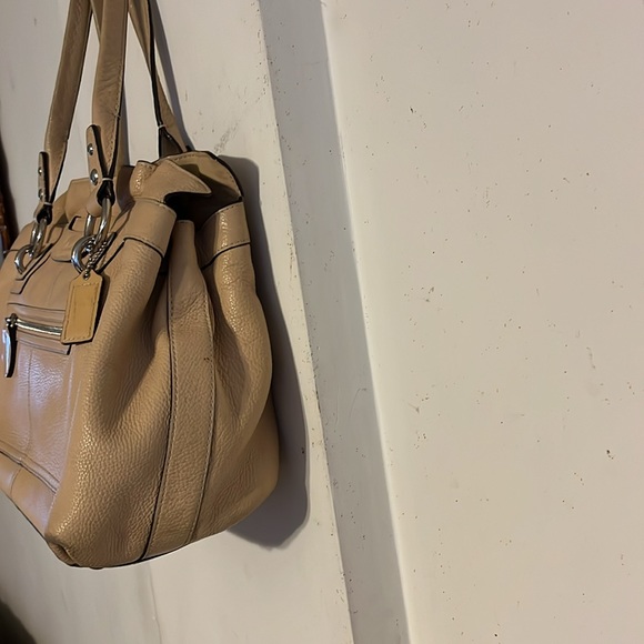 COACH PENELOPE RUFFLE TAN PEBBLED LEATHER SYLE # F14682 - Picture 4 of 10